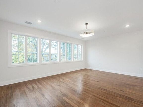 5th image of 142 Maple Ave Floor 2