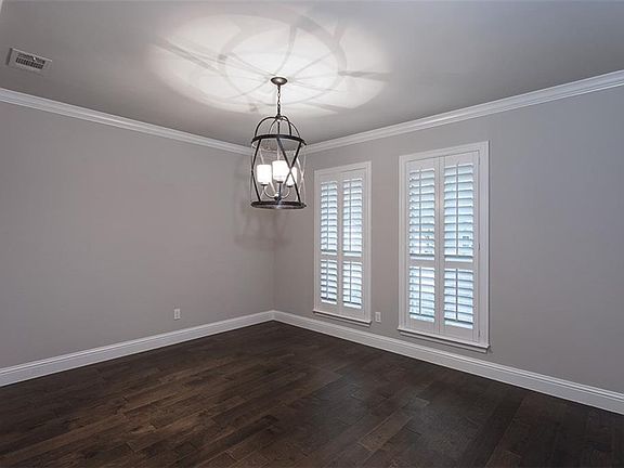 4th image of 14618 Tanglewood Dr