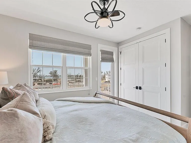 4357 Marina View Way — Photo 40