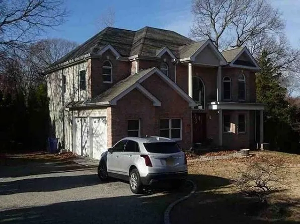 6 Landing Lane, Port Jefferson, NY 11777