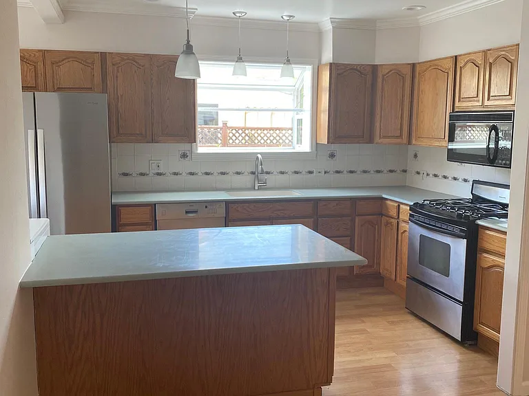 421 Jeter St — Photo 17