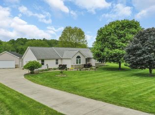 4700 Chestnut Hills Rd NE, Newark, OH 43055