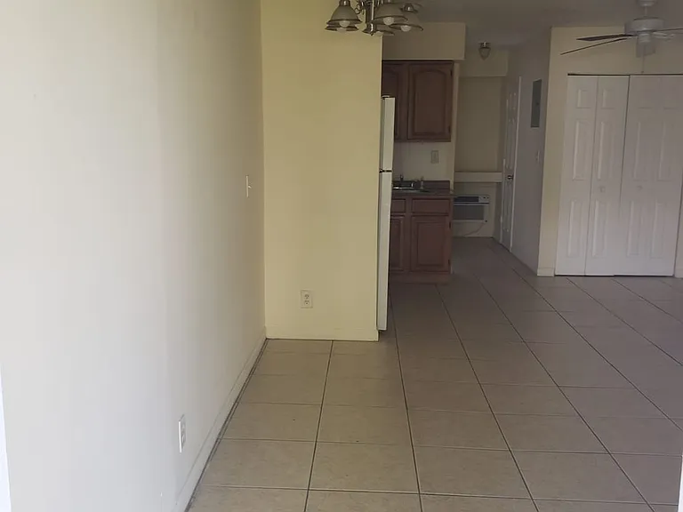 978 SW 10th Dr — Photo 31