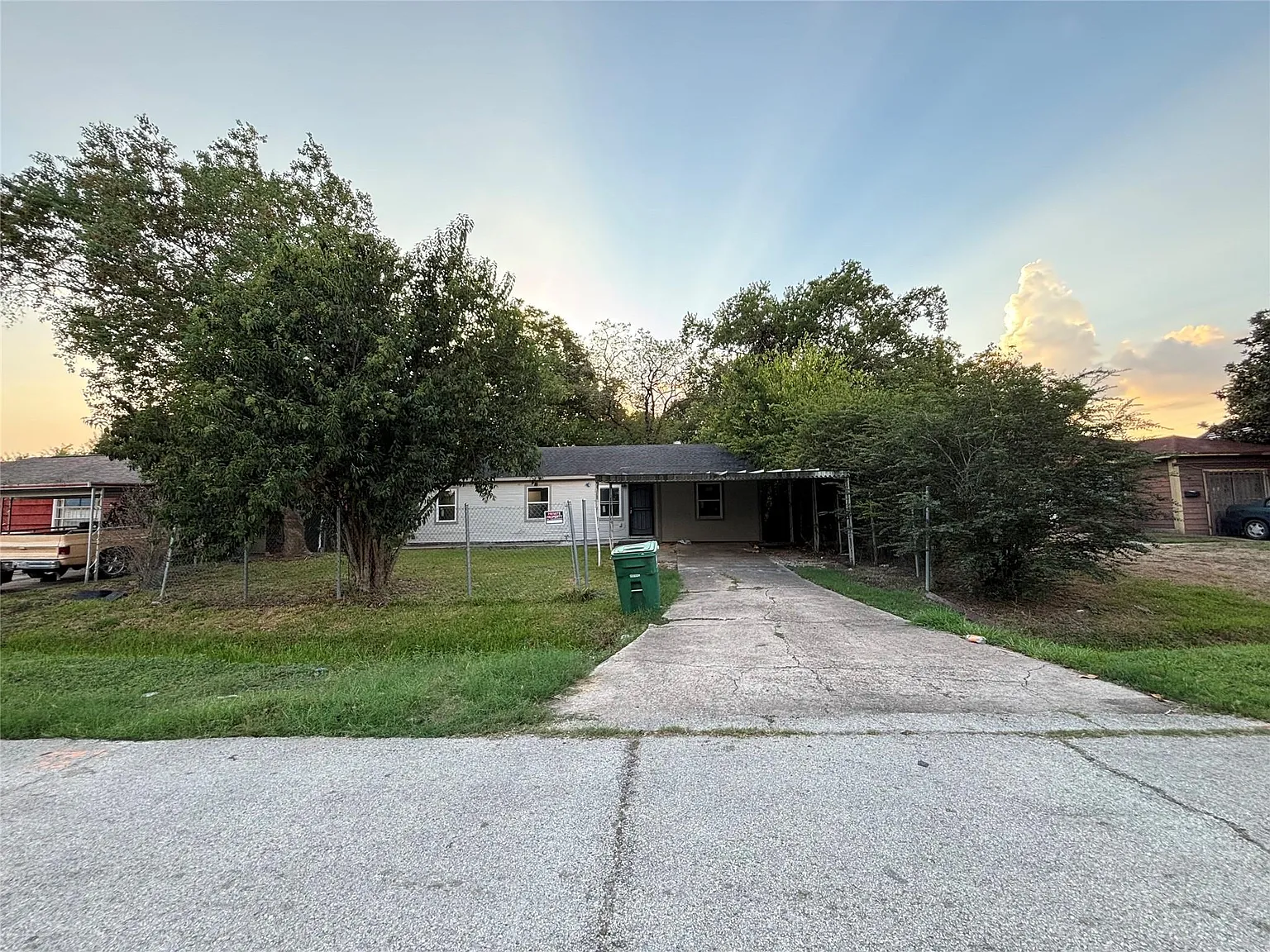 3 bed, 1230 sqft, $1,800 — Photo 3