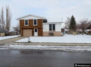 566 Cascade St, Lander, WY 82520
