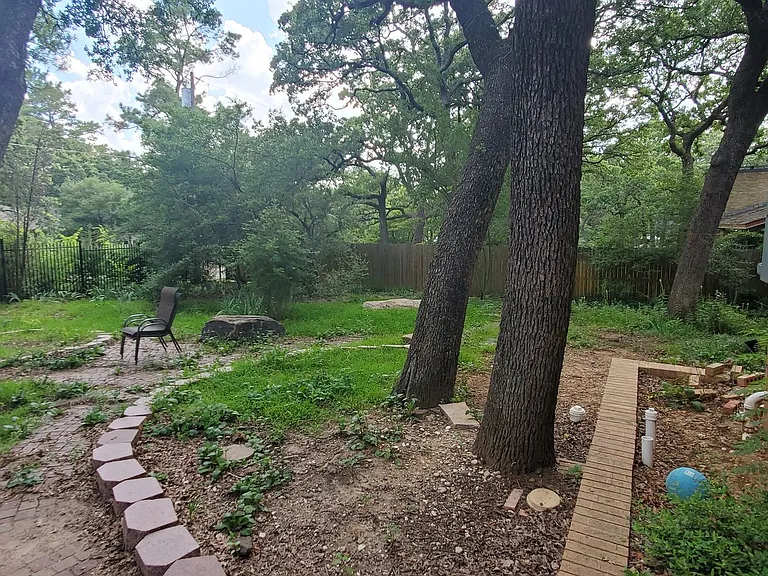 1815 Greenwood Dr — Photo 18