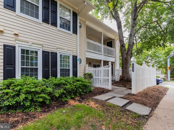 10198 Ashbrooke Ct #126, Oakton, VA 22124