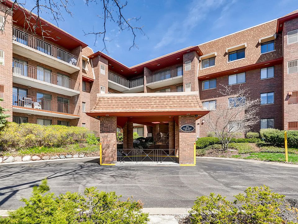 1st image of 101 Old Oak Dr APT 305