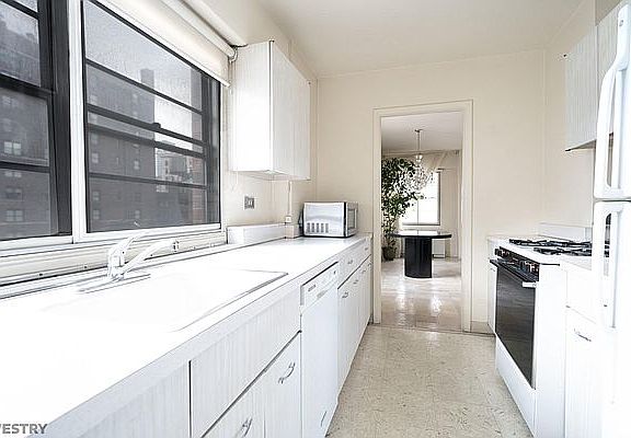 5th image of 27 E 65th St APT 9F