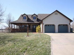 123 Evergreen Ct, Brighton, IL
