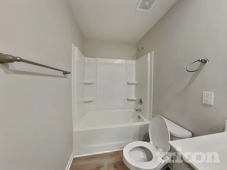 6858 Keeneland Dr — Photo 13