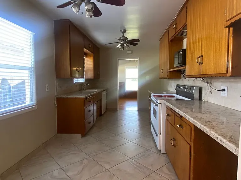 739 W Granada Ct — Photo 11