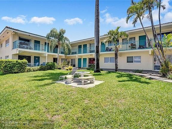 3rd image of 230 Marine Ct #3