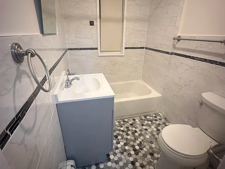 192 Fairview Ave — Photo 12