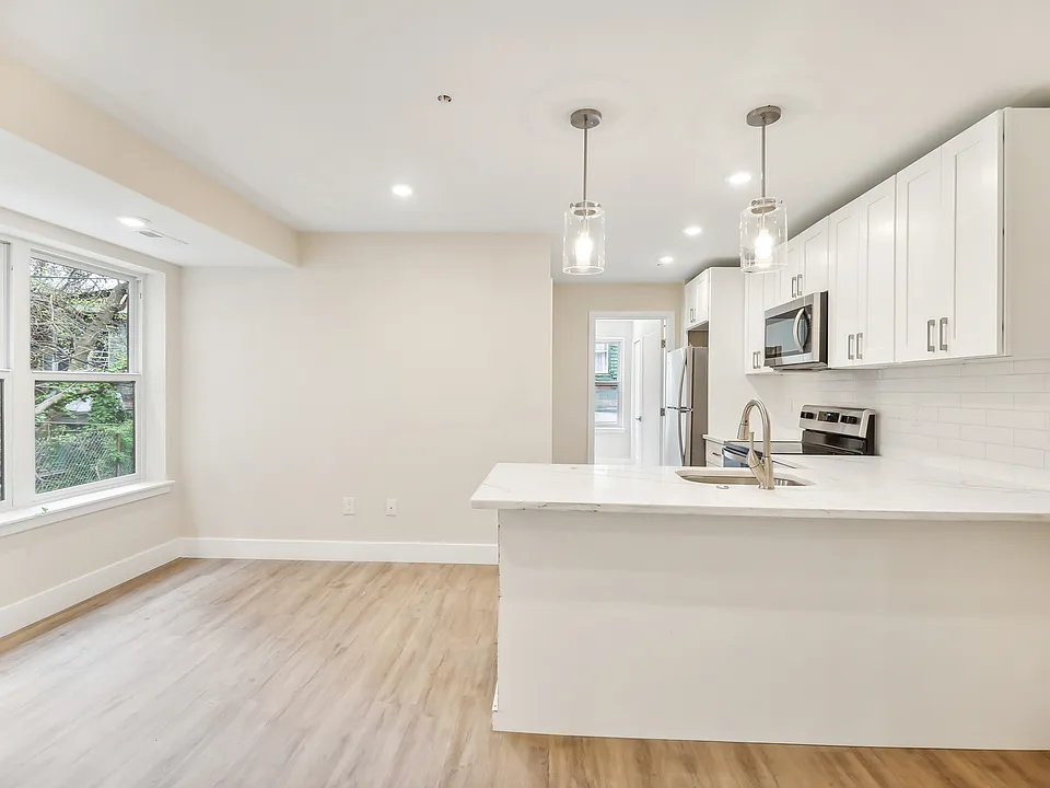 4628 Wayne Ave #2