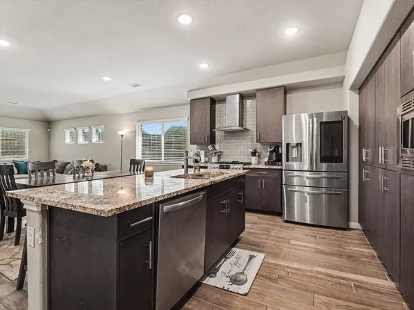 1205 Coyote Rdg, Aubrey, TX 76227