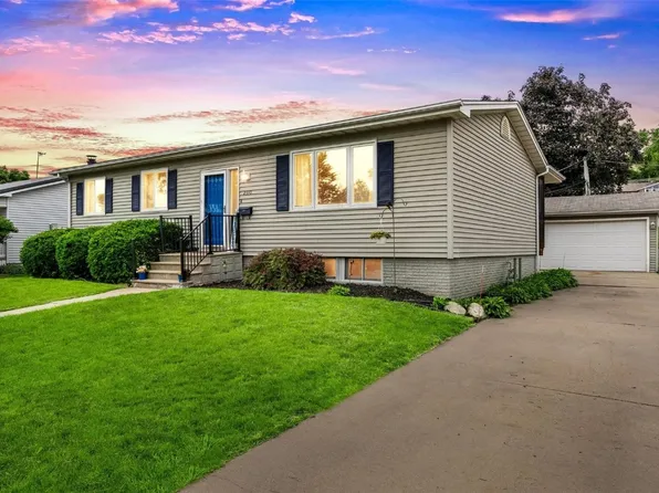 2330 William Ct NW, Cedar Rapids, IA 52405