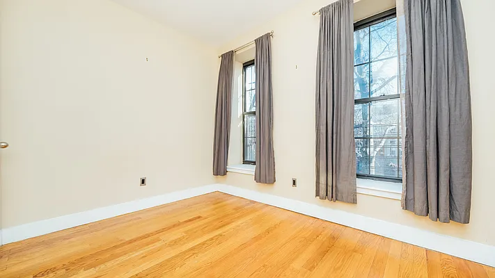 Rented by Nooklyn NYC LLC | media 13