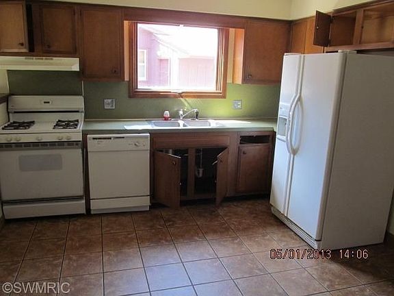4th image of 5032 Creekview Dr SE