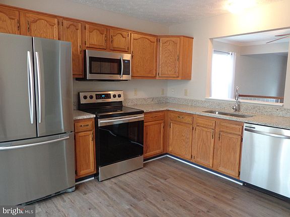 2nd image of 112 Sterling Ct