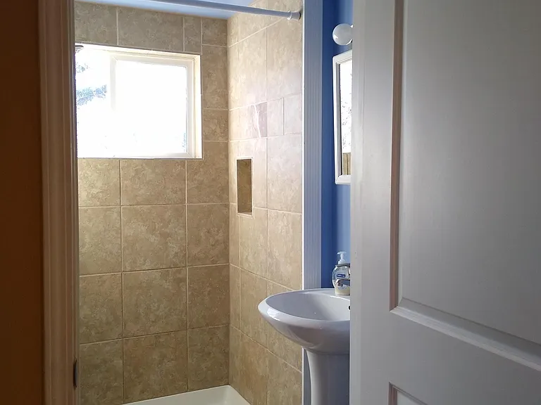 2nd Floor full bath (shower only/no tub)