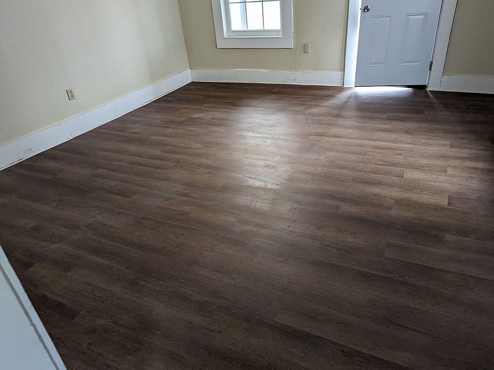2nd image of 728 Wilson St