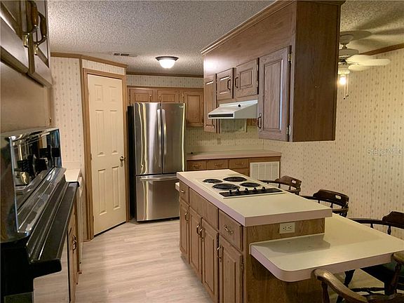 3rd image of 1154 SE 95th St