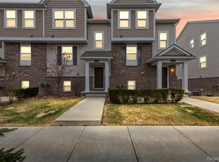 4616 Bradley Cir, Troy, MI 48085