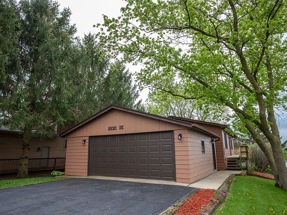 1st image of 2520 Candlewick Dr SE