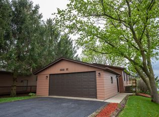 2520 Candlewick Dr SE, Poplar Grove, IL 61065