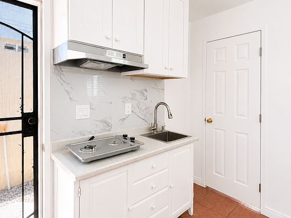 2nd image of 3810 Chamoune Ave