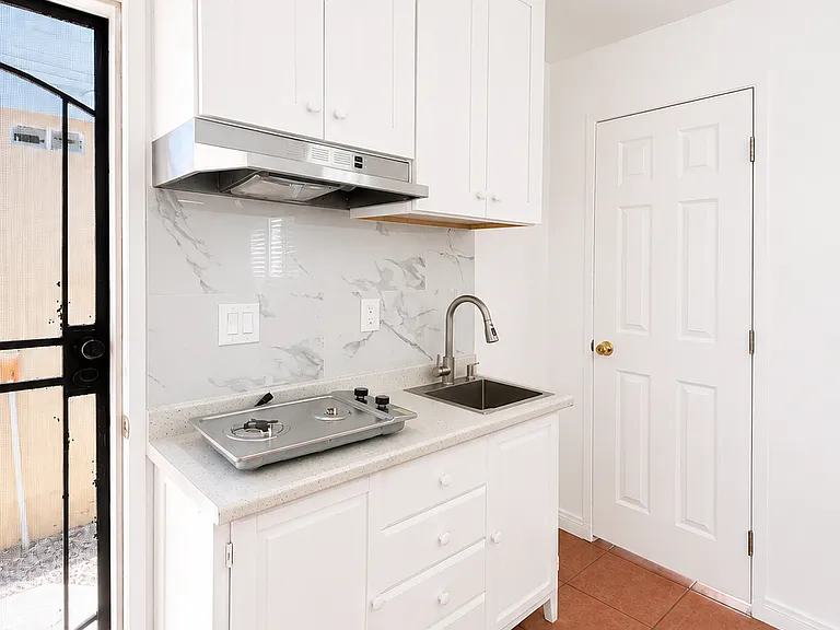 3810 Chamoune Ave — Photo 2
