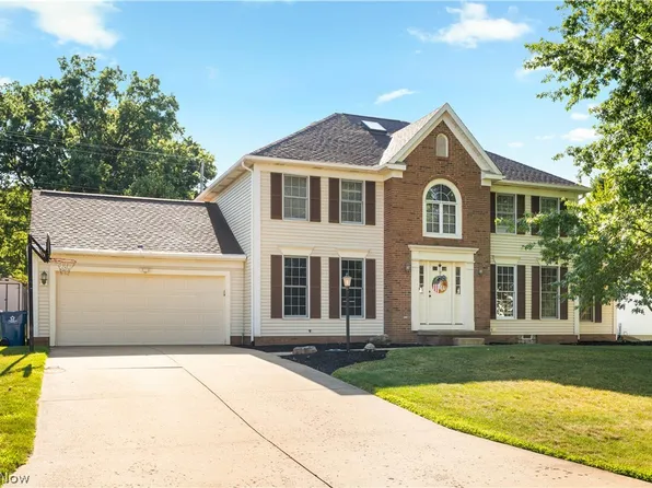 8238 N Casswell Cir NW, North Canton, OH 44720