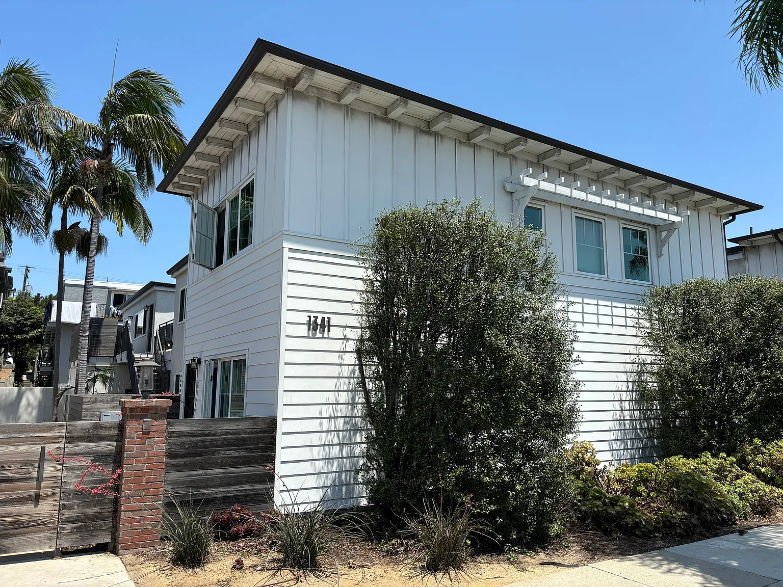 2 bed, 1152 sqft, $4,400 — Photo 1