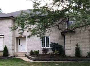 1824 N Adams Rd, Rochester Hills, MI 48306