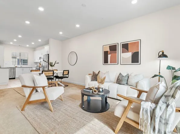 4384 Nautilus Way Unit 8, Oceanside, CA 92056