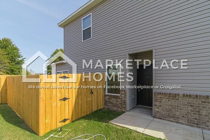 3 bed, 3.0 bath, 1430 sqft, $1,530 — Photo 3