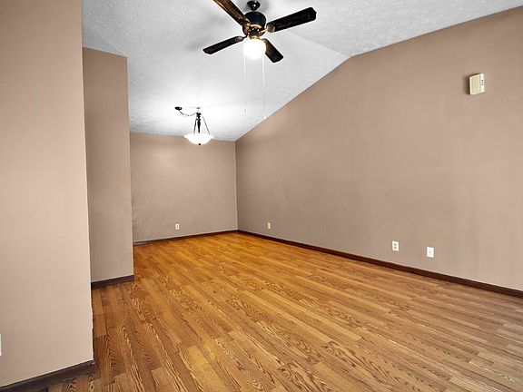 4th image of 416 Clarinet Blvd E #416