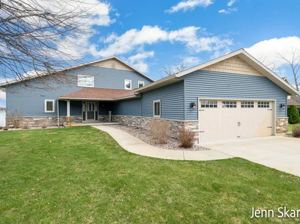 8852 W Suwanee Trl, Howard City, MI 49329