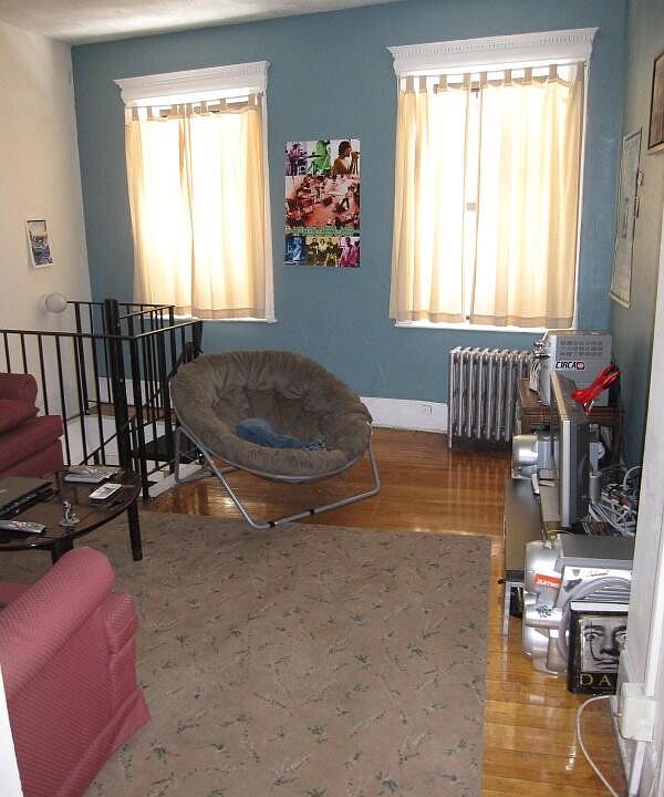 2nd image of 132A Hemenway St #11