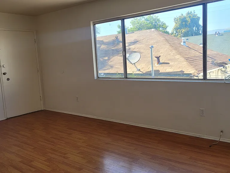 1038 N Ridgewood Pl #4 — Photo 13