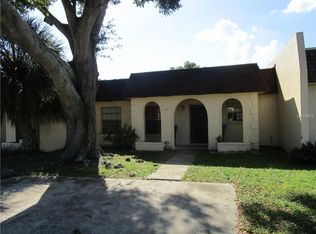 9832 84th St, Seminole, FL 33777