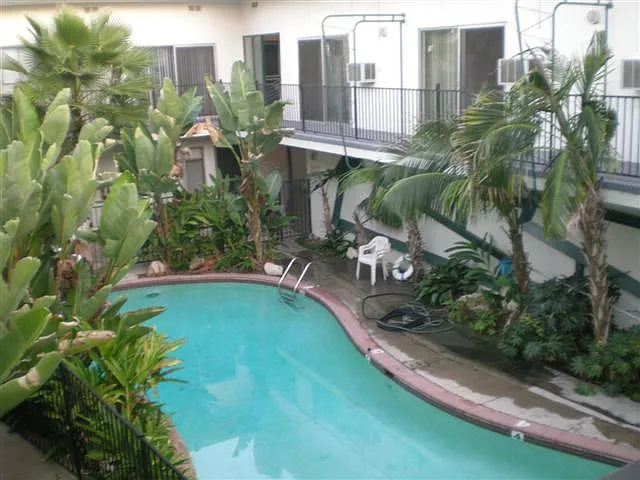10250 W Camarillo St #15 — Photo 2