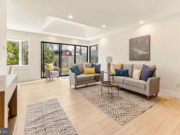 3rd image of 451 Alcyon Blvd