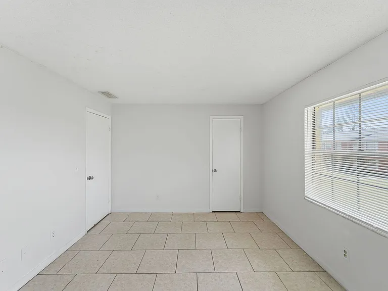 1655 W Oak Ridge Rd #D — Photo 12
