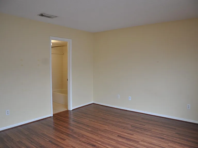 3754 Tanglewilde St #C16 — Photo 22
