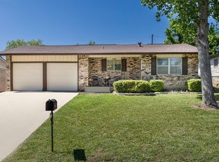 1129 Lake Dr, Kerrville, TX 78028