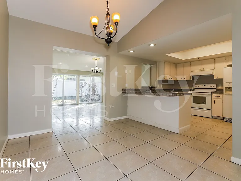 9728 Fox Hollow Rd — Photo 6