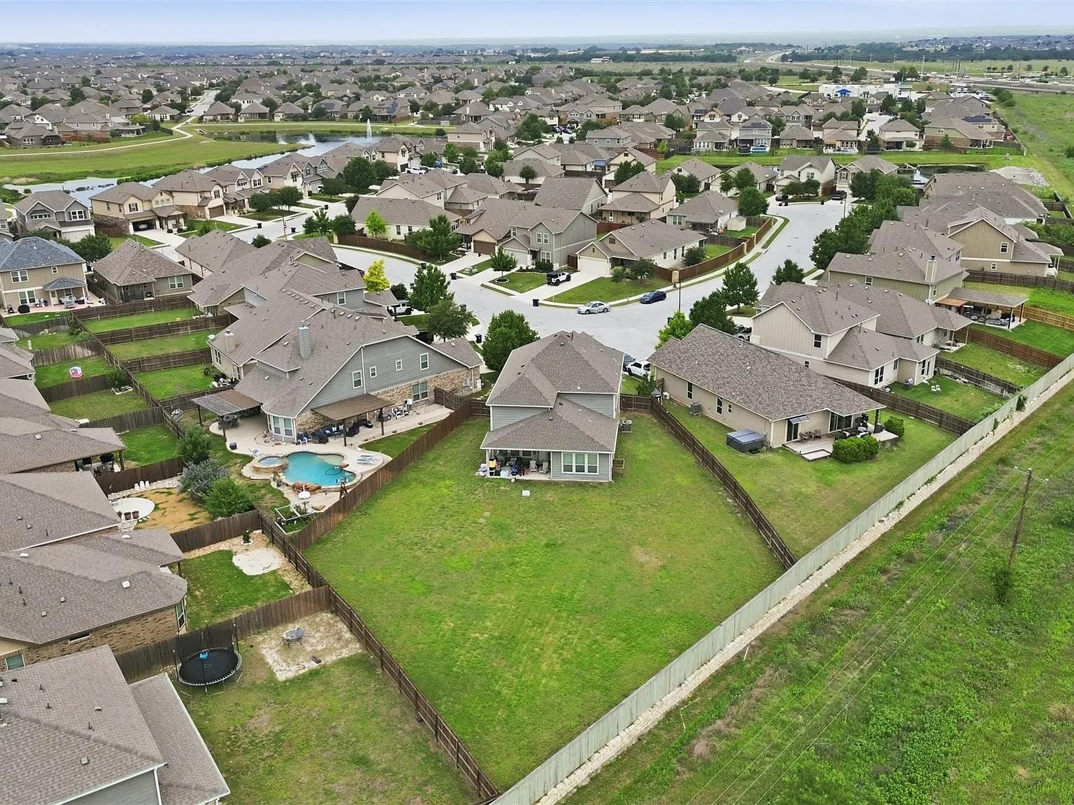 4 bed, 2.5 bath, 3369 sqft, $3,100 — Photo 3