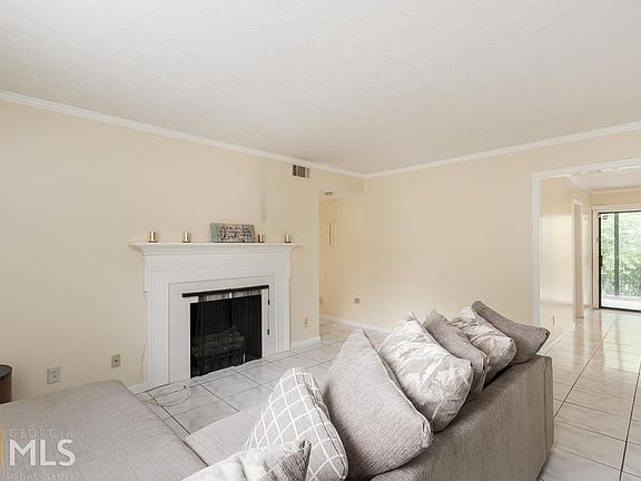 4th image of 325 Winding River Dr Unit C